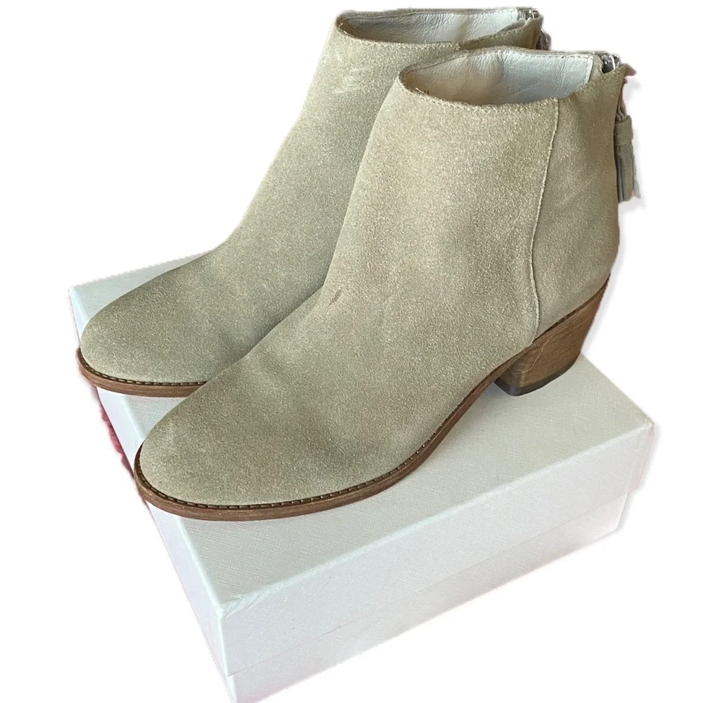NWT Matt Bernson Beige Suede ankle boots Boho Booties Size 8 - Picture 2 of 15